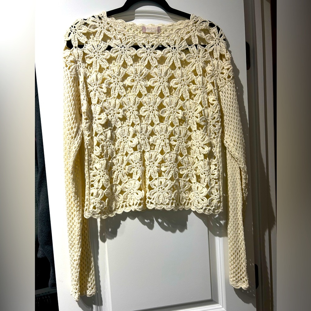 Altar’d State Size Medium Crocheted Top